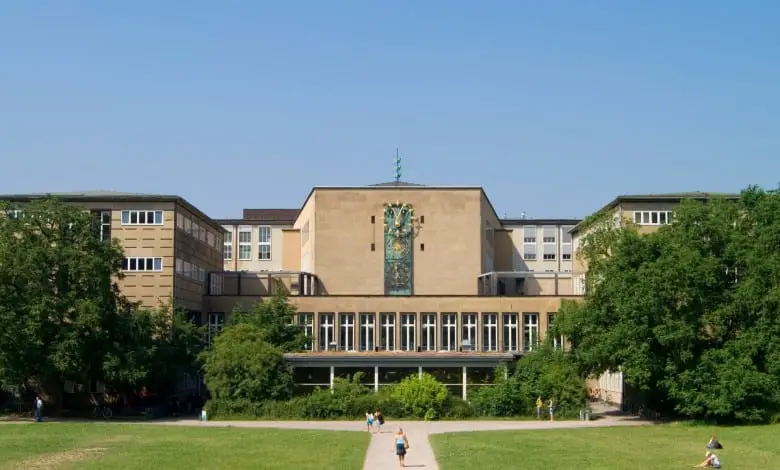 جامعة كولونيا Cologne University (التخصصات الاقسام)